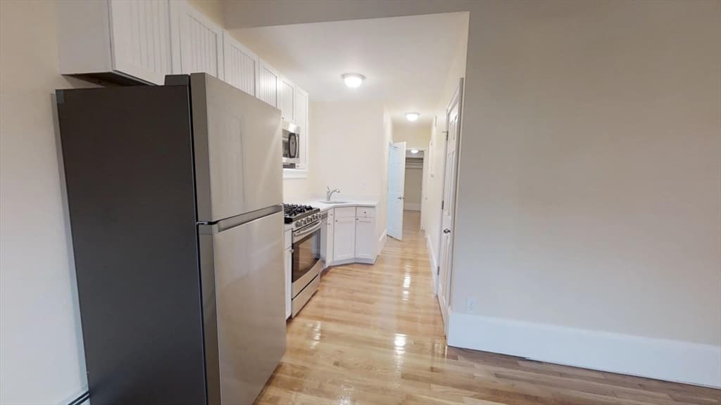 65 Walden St #2R photo 3