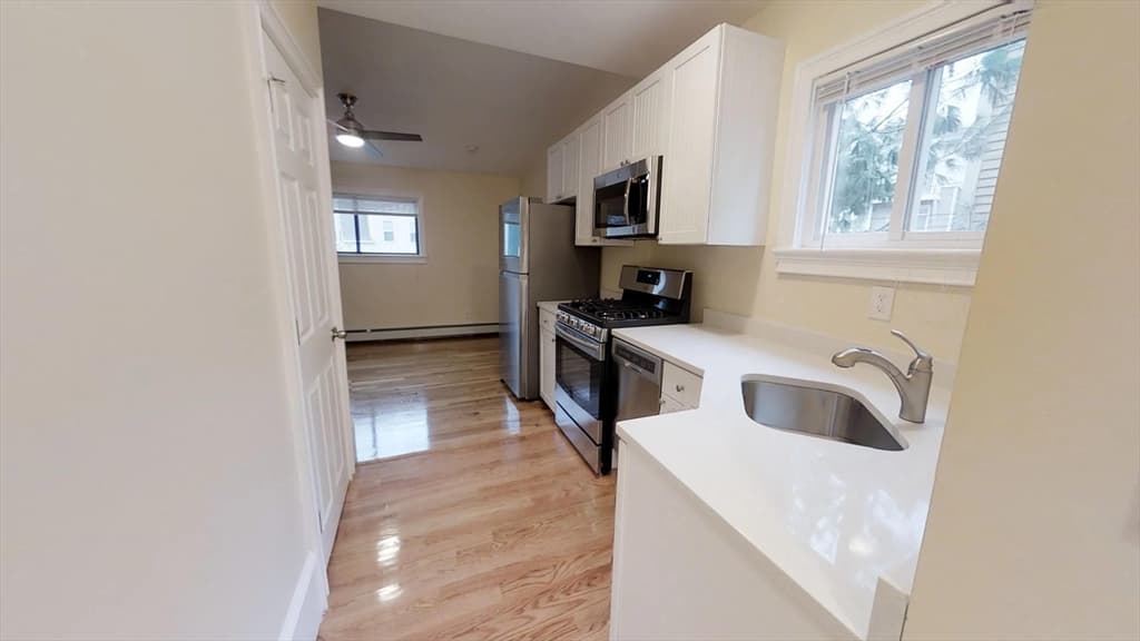 65 Walden St #2R photo 4