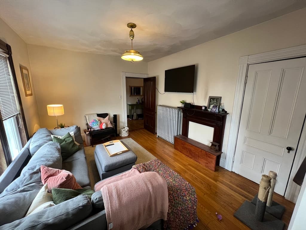 211 Holland St #2 photo 3