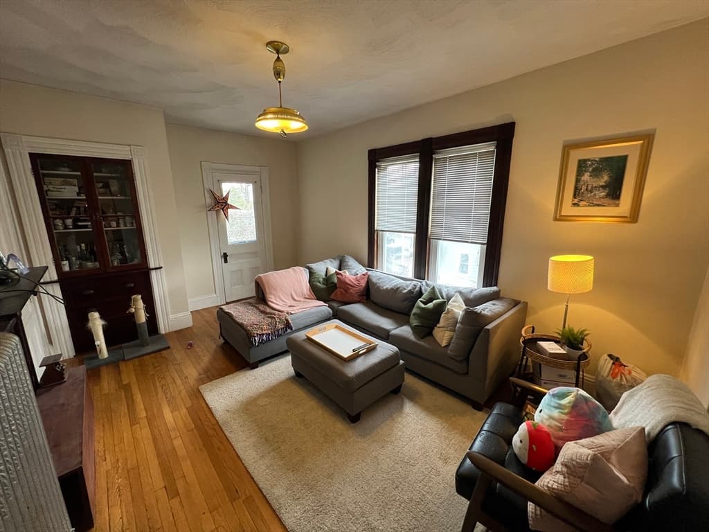 211 Holland St #2