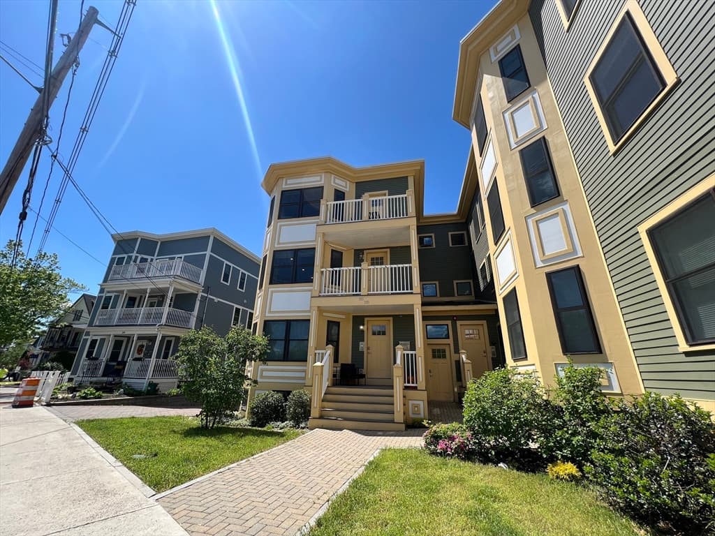 116 Holland St #1A