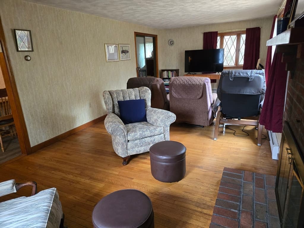 29 Adams St photo 5