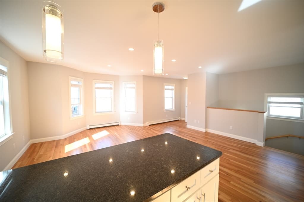 19 Roberts Street #3 photo 2