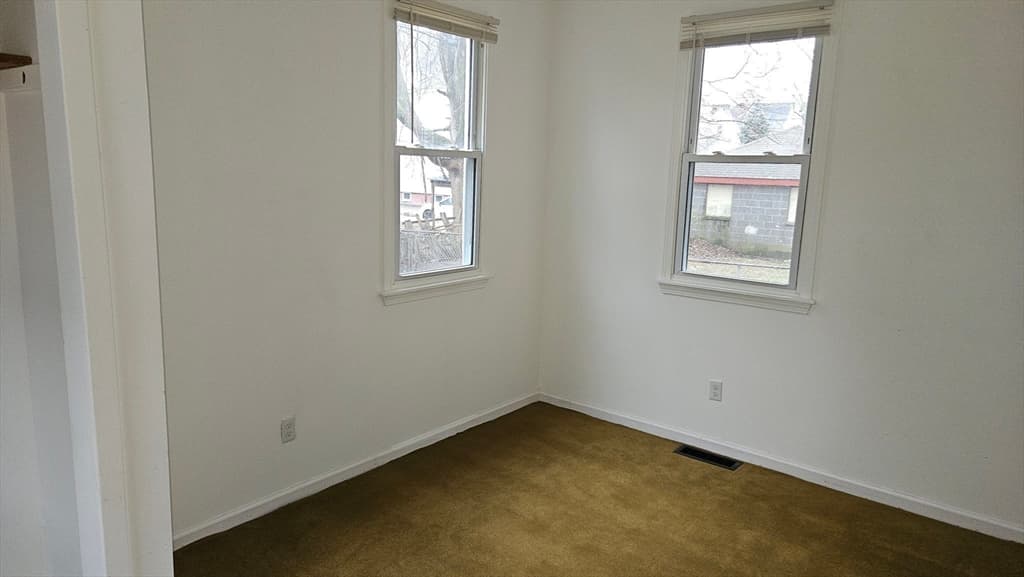 47 Lansing Pl photo 5