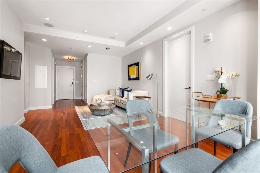 400 Stuart Street #16A photo 5