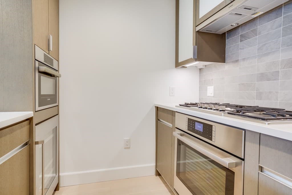 100 Lovejoy Place #7C photo 2