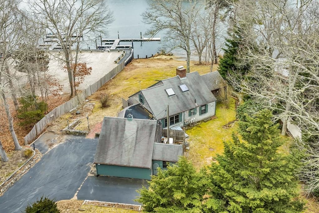 211 Cedar Tree Neck Rd photo 4