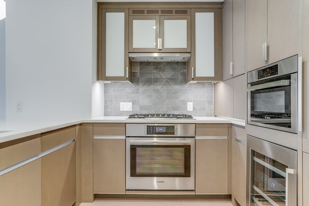 100 Lovejoy Place #9E photo 3