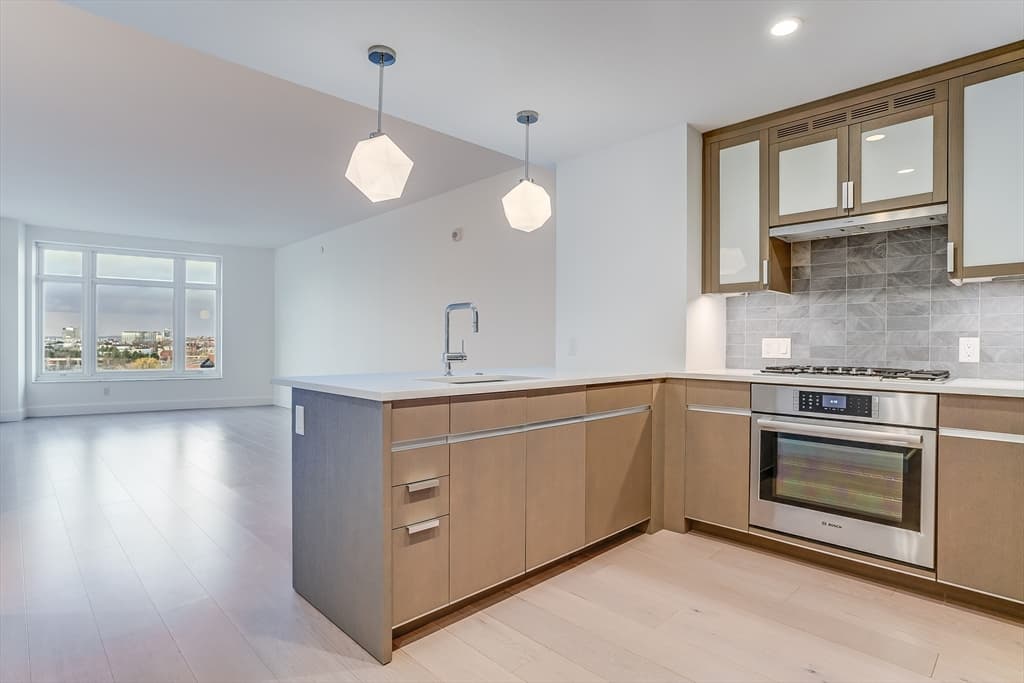 100 Lovejoy Place #9E