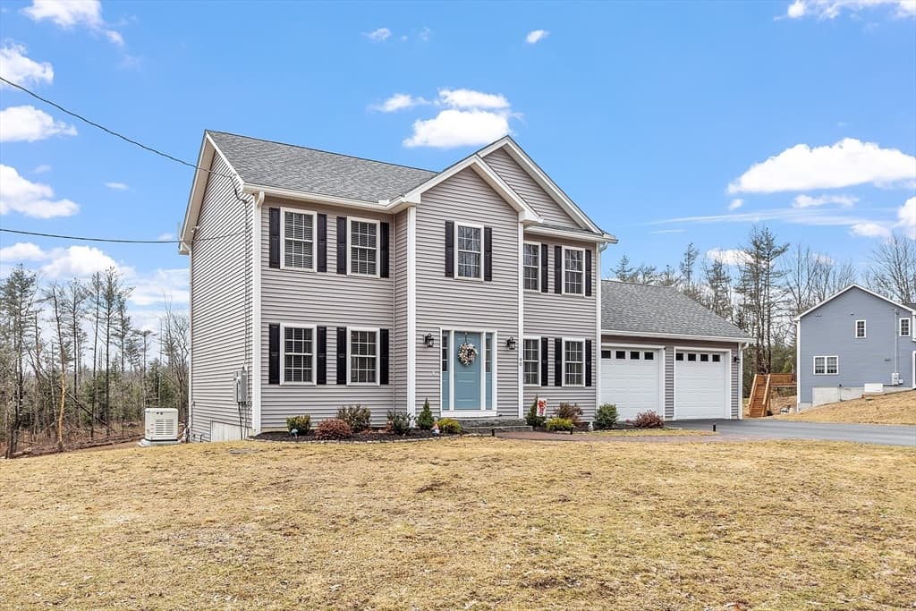 90 Royalston Road N photo 3