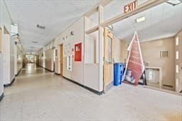 51 Oak St photo 5