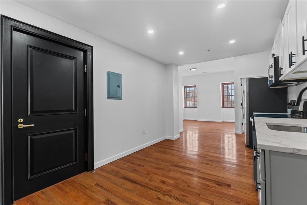 280 Essex Street #501 photo 5