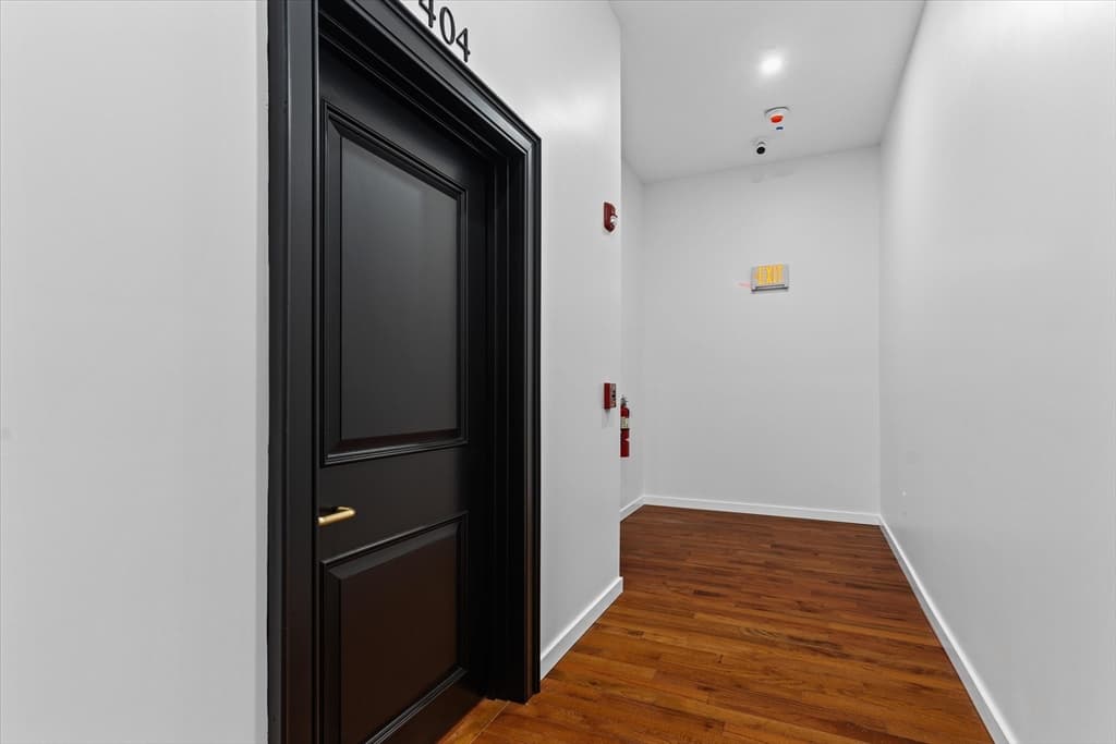 280 Essex Street #404 photo 2