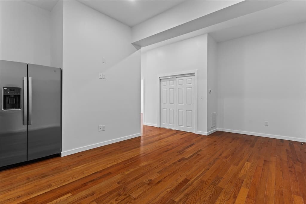280 Essex Street #404 photo 4