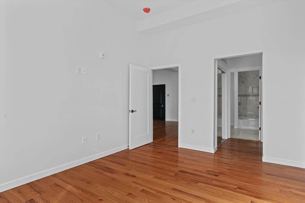 280 Essex Street #402 photo 4