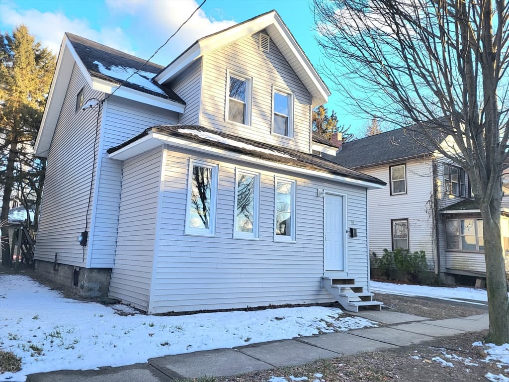 63 Bliss St