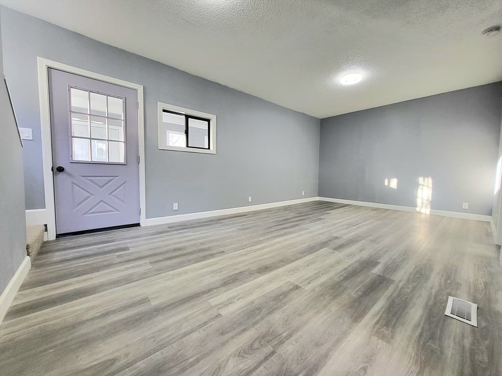 63 Bliss St photo 4