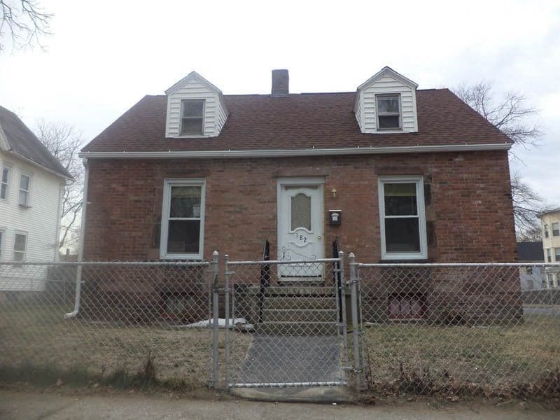 182 Massasoit St. photo 2
