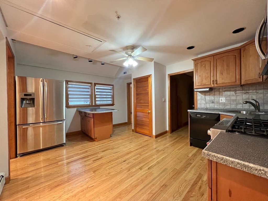 20 Pearl St #2 photo 2