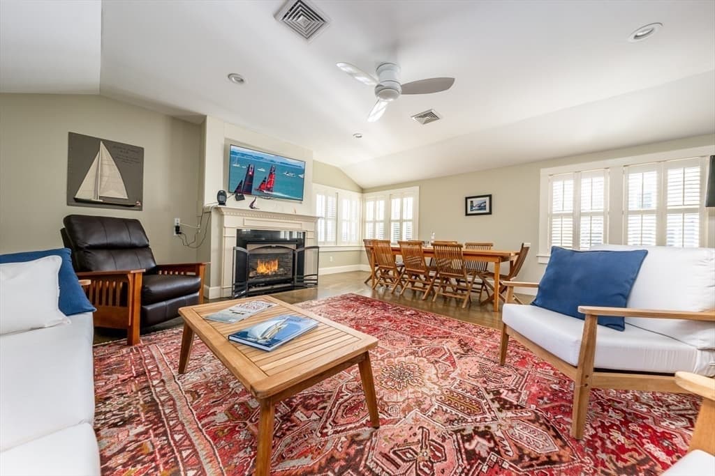 96 Standish Way photo 3