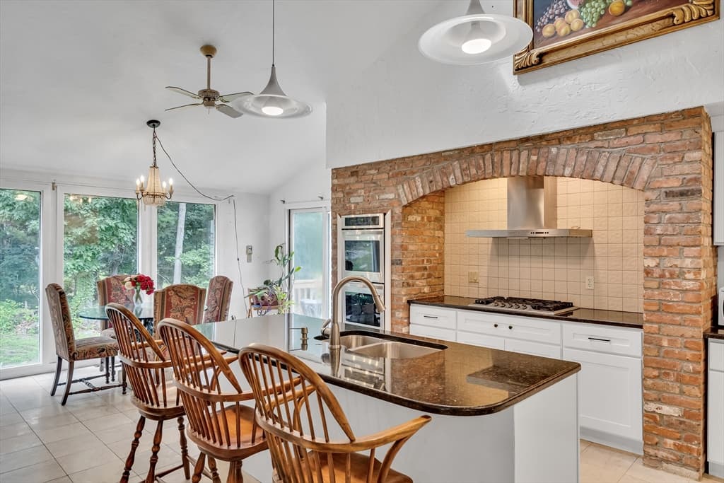 6 Smith Hill Rd #1a