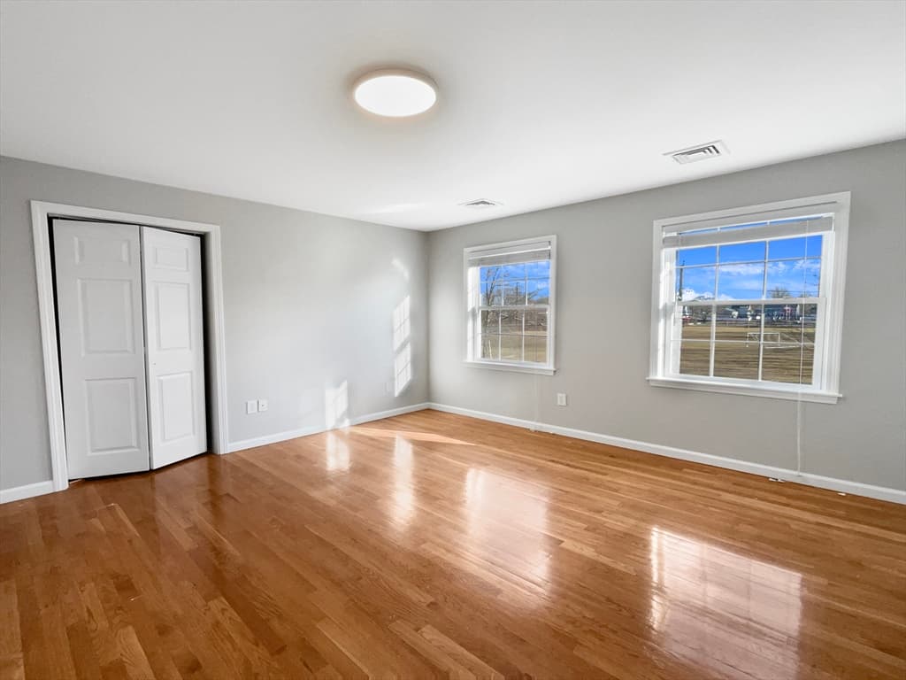 110 Benham St photo 5