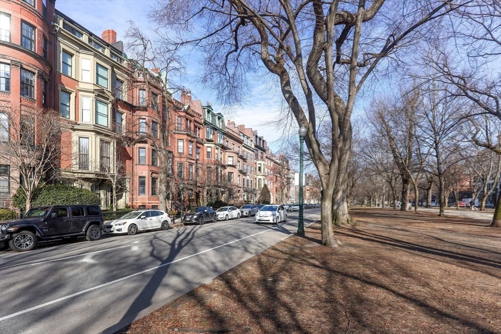 181 Commonwealth Ave photo 5