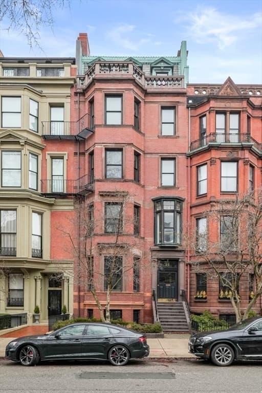 181 Commonwealth Ave photo 4