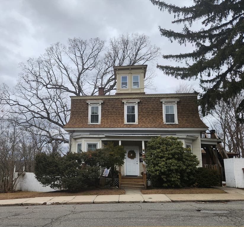 378 School St