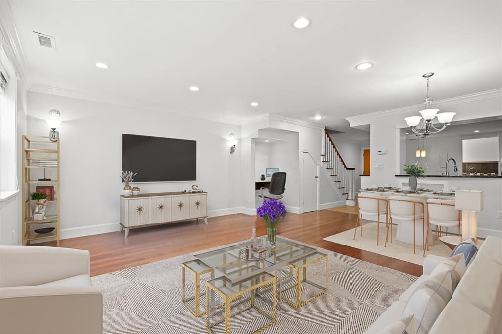 376 Commercial Street #4D photo 2