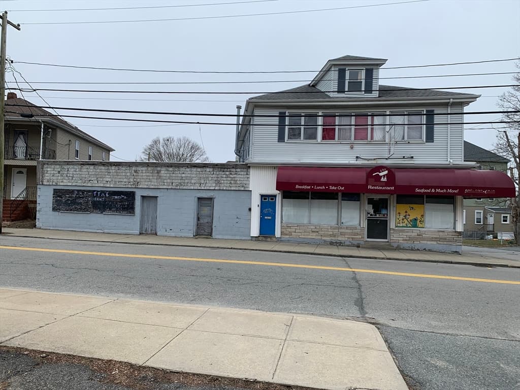 390 Main St