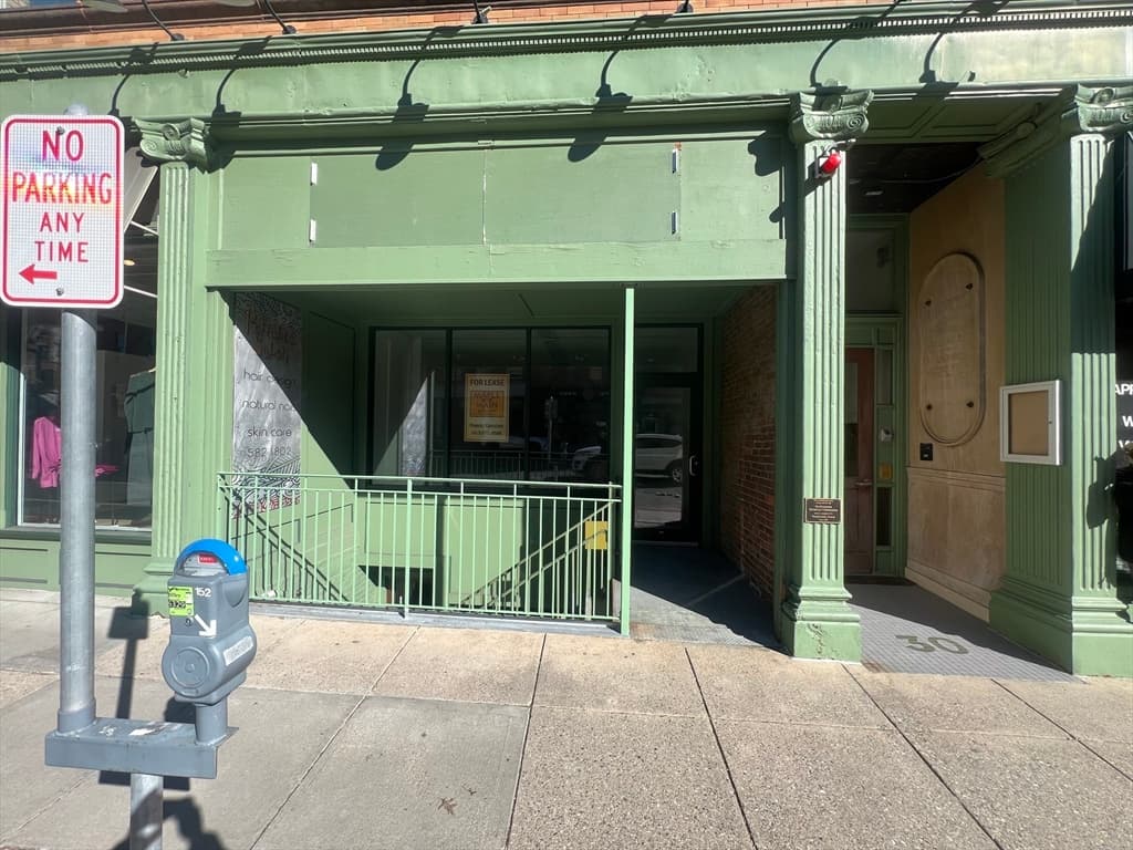 28 Pleasant St #2G photo 2