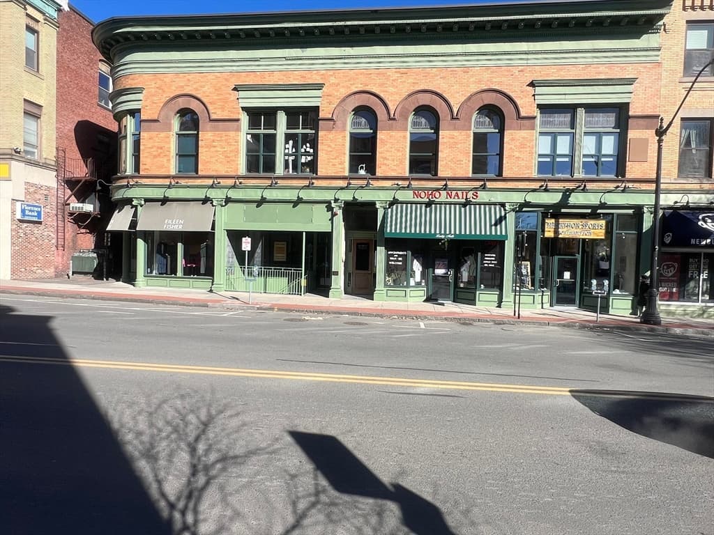 28 Pleasant St #2G