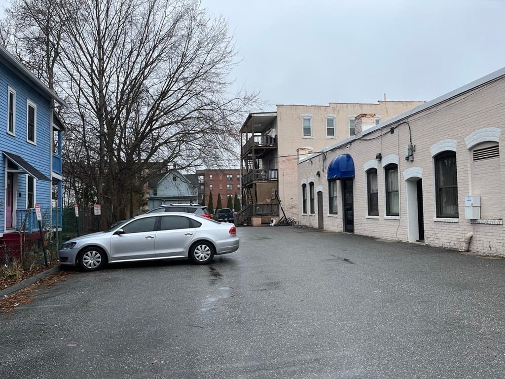 438-442 Chestnut St photo 4