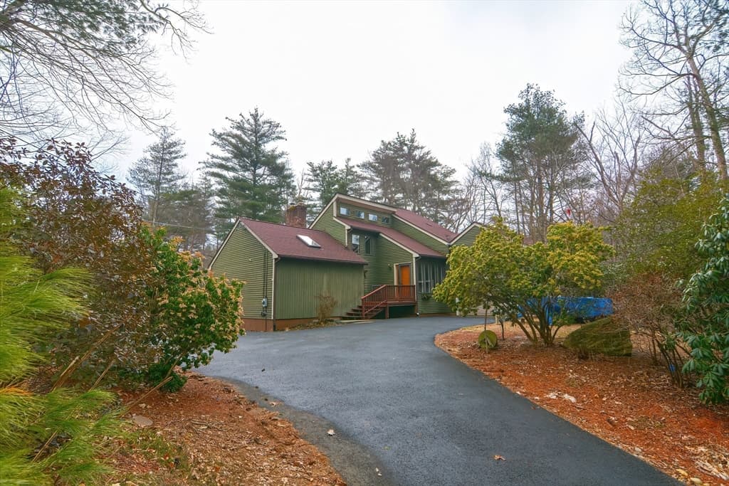 72 Allen Rd photo 2
