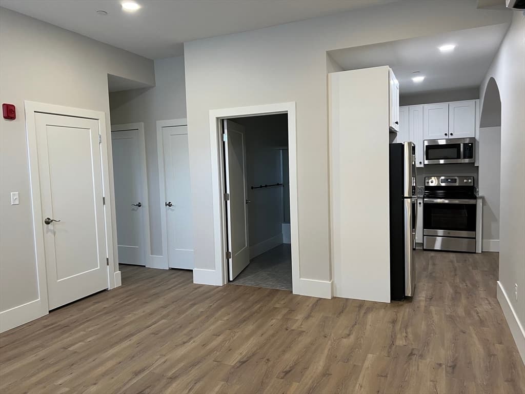 34 St Joseph Street #6 photo 4