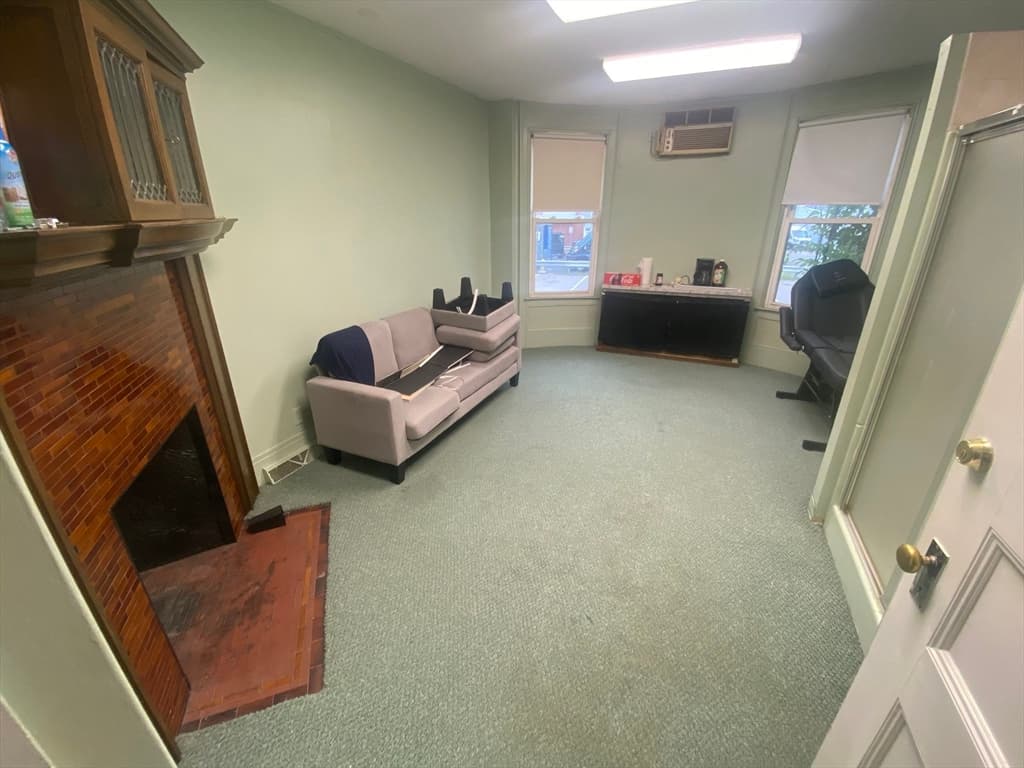 34 Chestnut Street #A photo 2