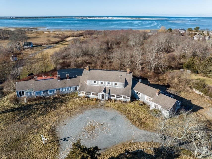 156 Harbor Point Rd