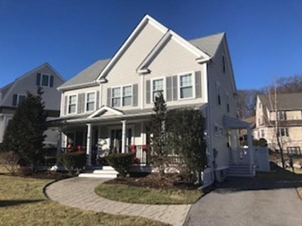 5 Maple Leaf Dr