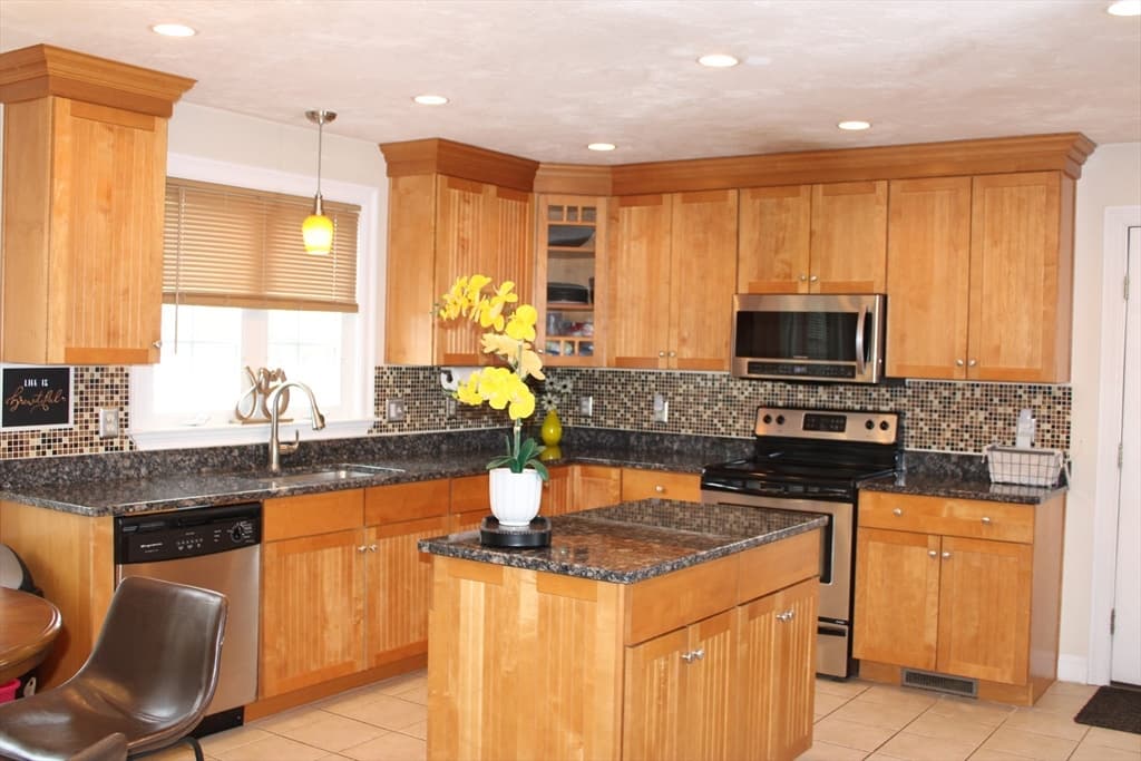 5 Maple Leaf Dr photo 5