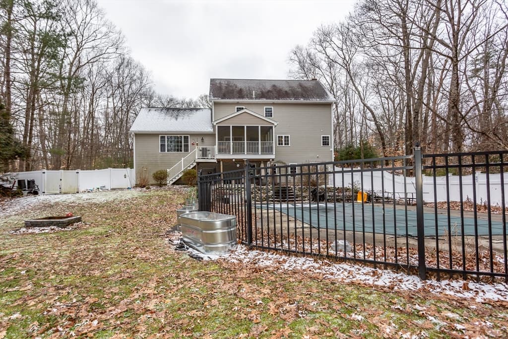 176 Pike Ave photo 4
