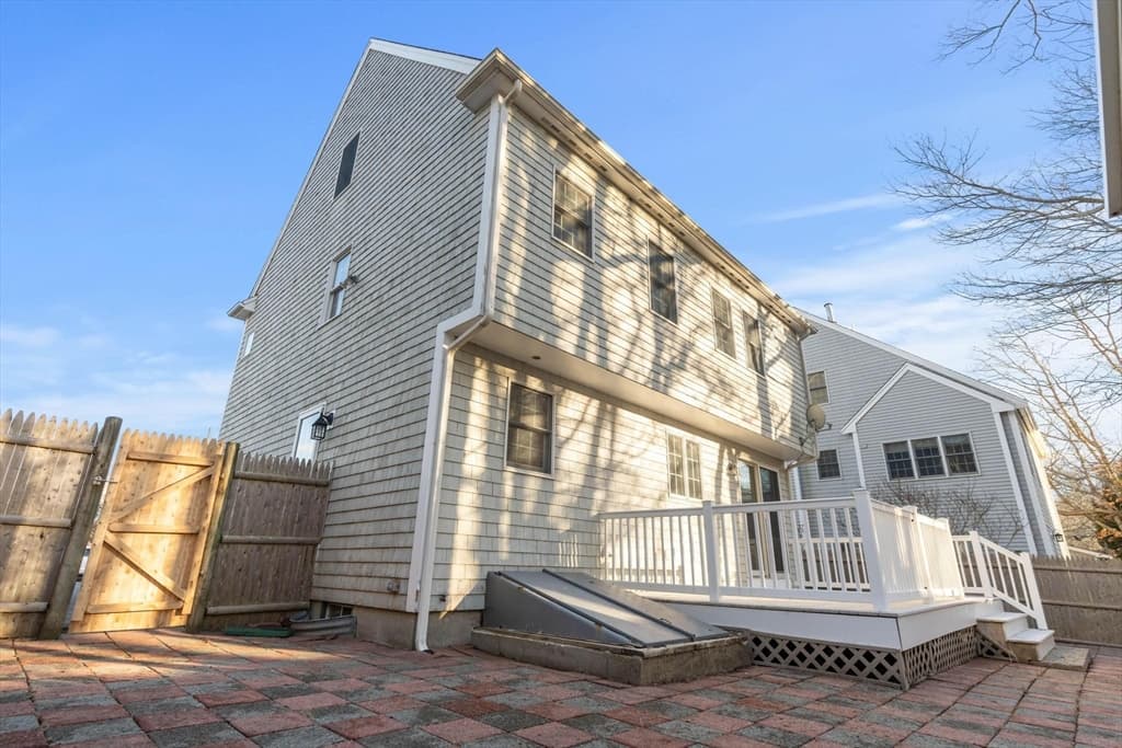 109 Shore Drive photo 3