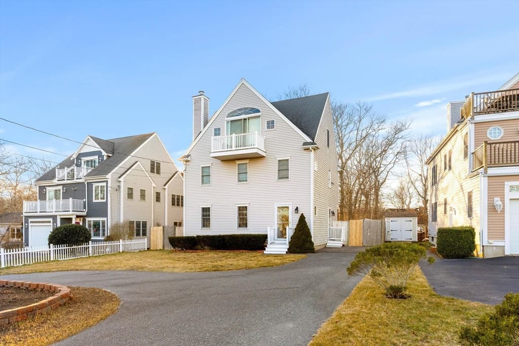 109 Shore Drive photo 4