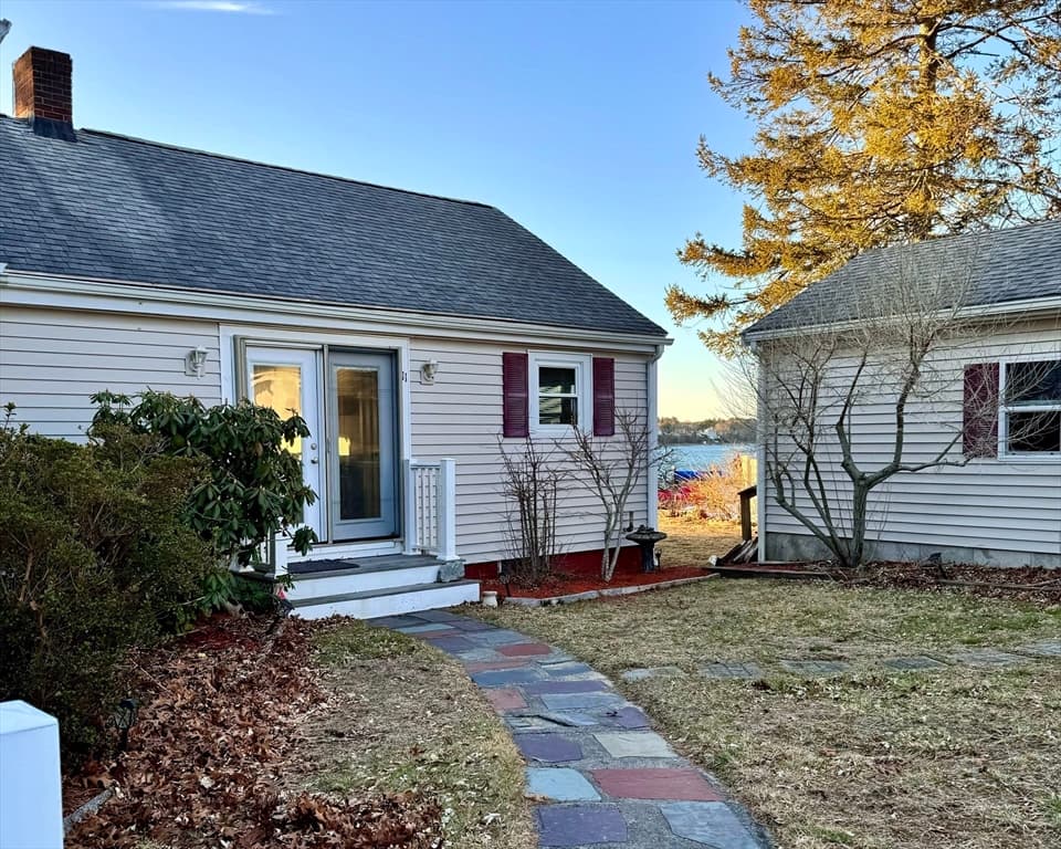 11 Wallace Point Rd