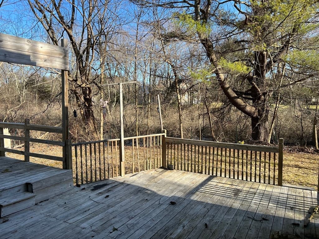 101 Pine Grove photo 3
