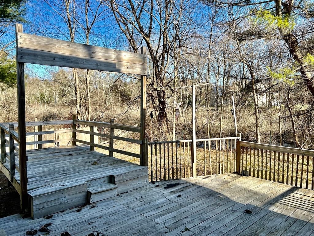 101 Pine Grove photo 4