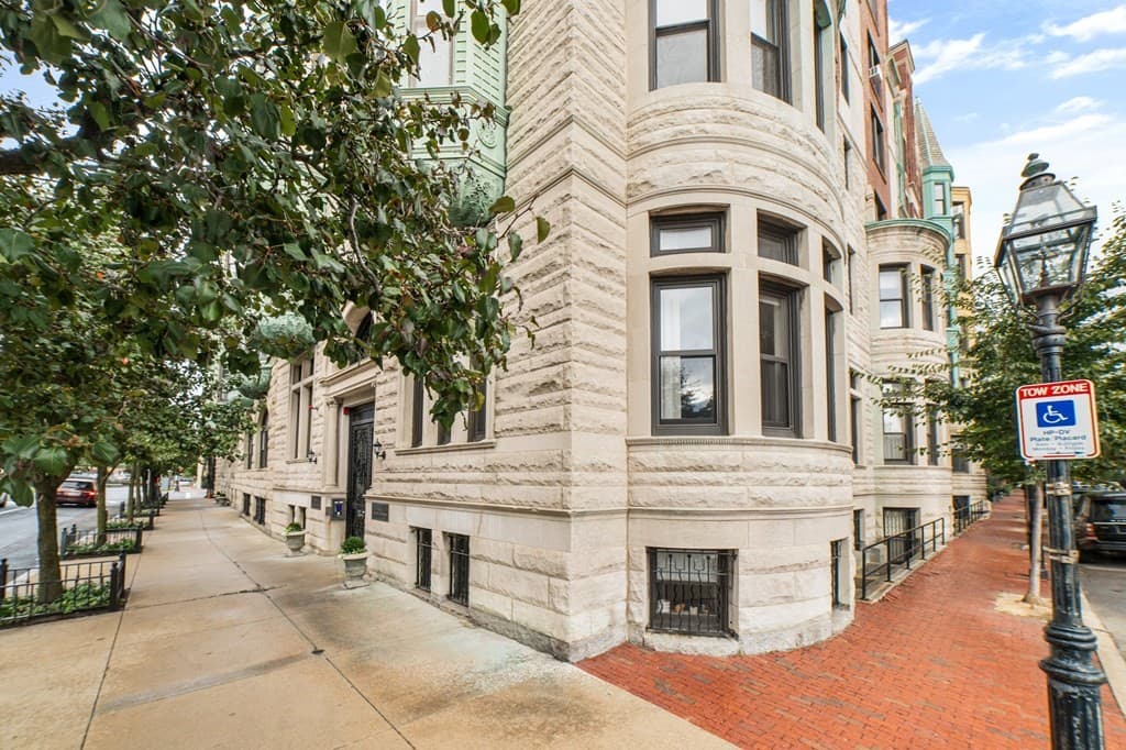 10 Charlesgate E #201 photo 2