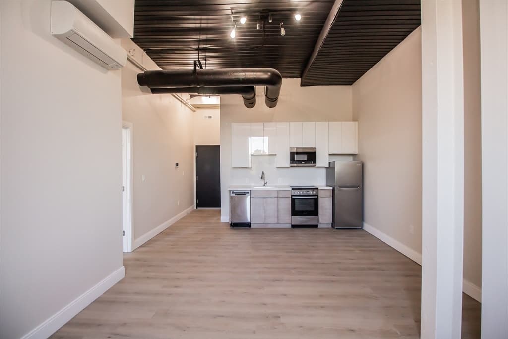 13 Sudbury St #401
