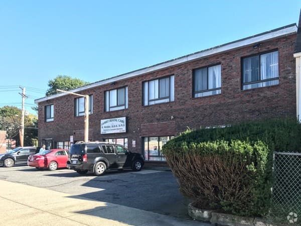 174 Spring St #4