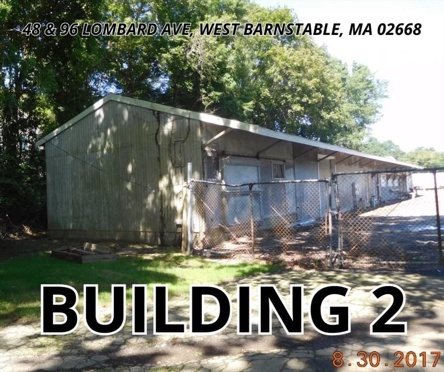 96 Lombard Ave photo 4